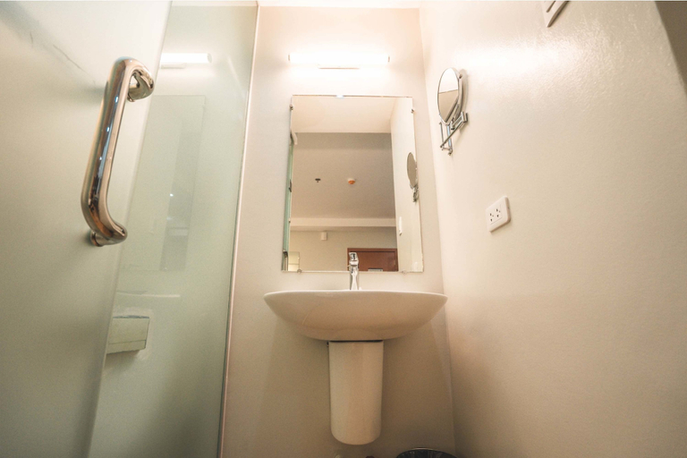 Bathroom 4, Henia Hotel, Dumaguete City