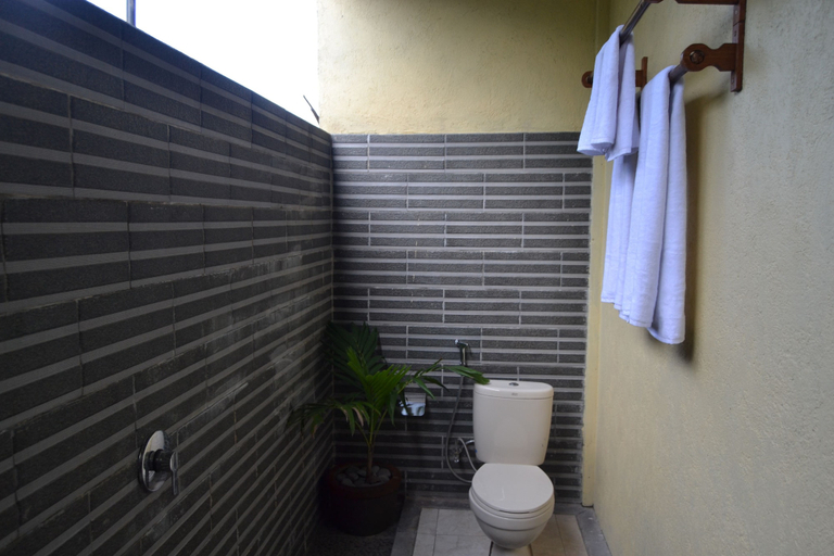 Bathroom 5, Menjangan Sari, Buleleng
