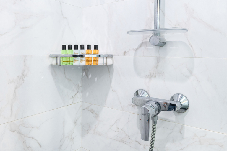 Bathroom 4, GOLDEN CENTRAL SERVICED RESIDENCE SHENZHEN (UPPER HILLS), Shenzhen