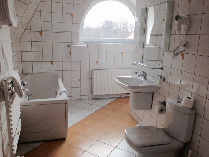 Bathroom 4, Hotel Bella, Jelenia Góra City
