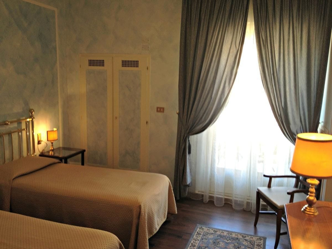 Bedroom 3, Hotel Roma, Bologna