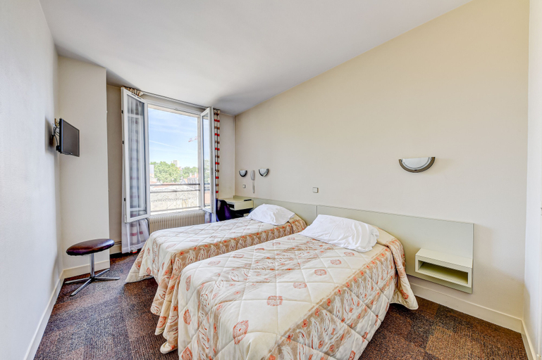 Bedroom 3, Hôtel Robespierre, Seine-Saint-Denis