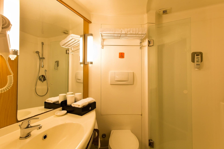 Bathroom 3, ibis Dongguan Dongcheng, Dongguan