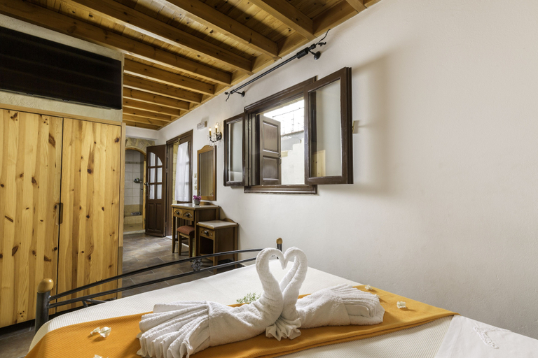Bedroom 3, Camelot Traditional & Classic Hotel, South Aegean