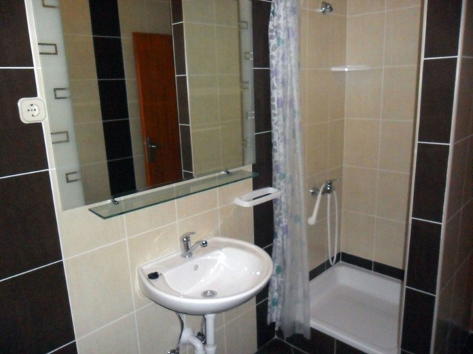 Bathroom 3, Apartments Mislav, Novalja