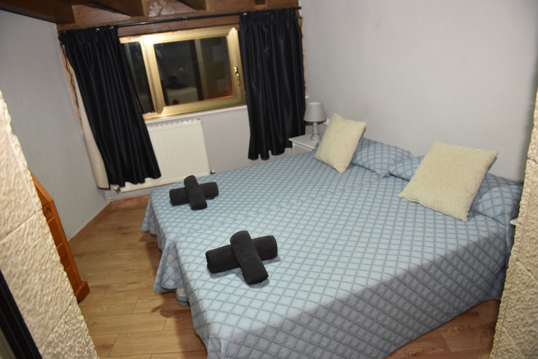 Bedroom 4, El Castillo, Navarra