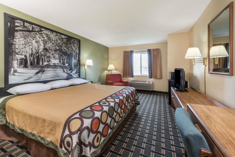 Bedroom 5, Super 8 by Wyndham Greenville, Bond