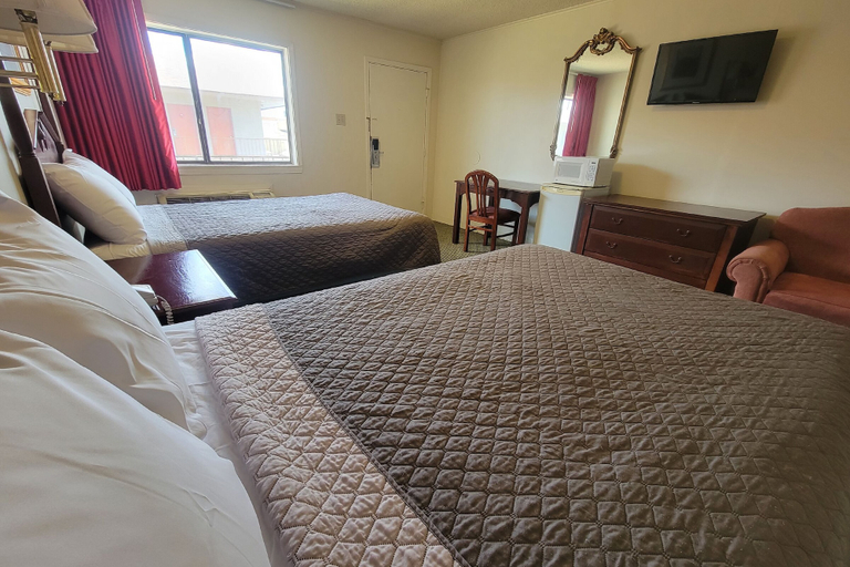 Bedroom 4, Studio Suites, Bexar