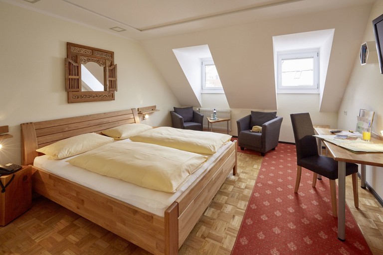 Bedroom 3, Hotel Restaurant Lindenhof, Schwarzwald-Baar-Kreis
