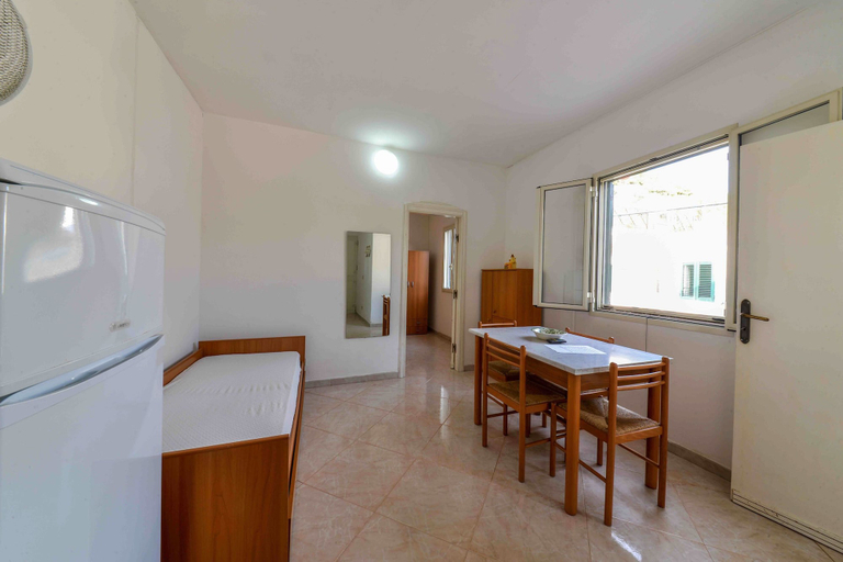 Others 5, Residence Dattoli, Foggia