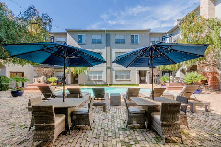 Food & Drinks, Corporate Apartments - Uptown Dallas, Dallas