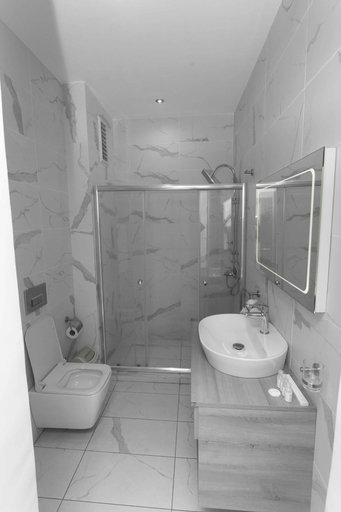 Bathroom 4, San Marino Hotel, Accra
