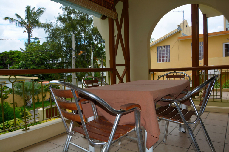 Others 5, Pingouinvillas