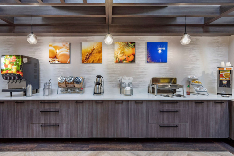 Food & Drinks, Comfort Suites Anderson-Clemson, Anderson