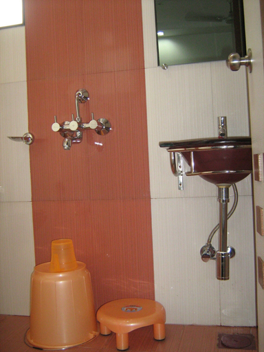 Bathroom 4, Hotel Apex, Thane