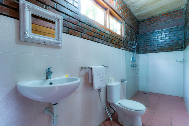 Bathroom 5, Sea Medewi Resort, Jembrana