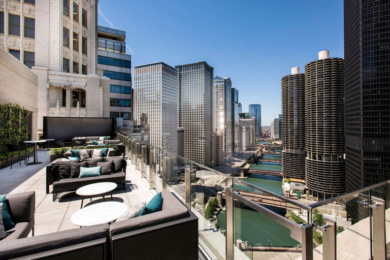 Exterior & Views 23