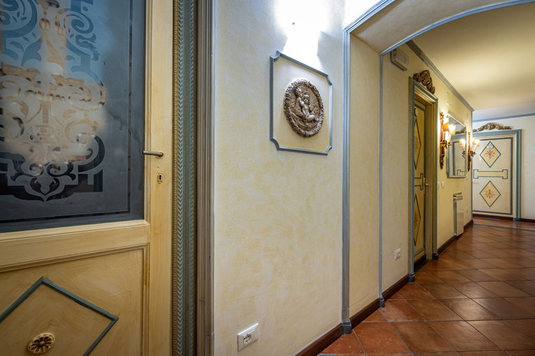 Others 4, duomo palace, Florence