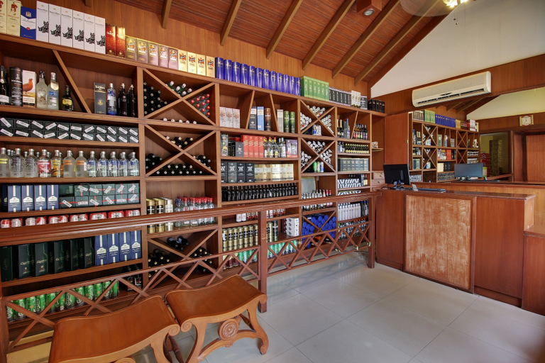 Food & Drinks 5, Gateway Kandla Gandhidham, Kachchh