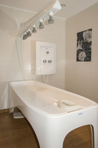 Bathroom 5, Salis Hotel and Medical Spa, Turda