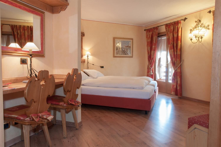 Bedroom 3, Hotel Da Compagnoni, Aosta