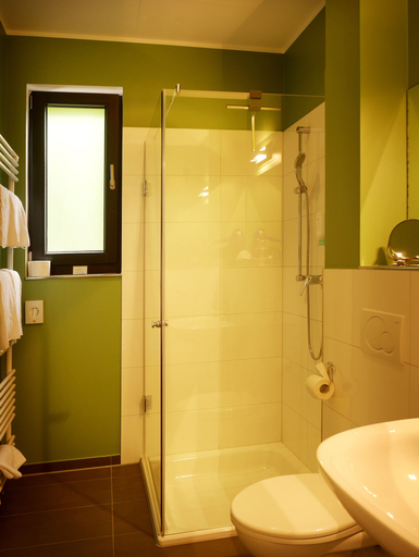 Bathroom 5, Trafohaus am Kaiserbahnhof, Rhein-Erft-Kreis