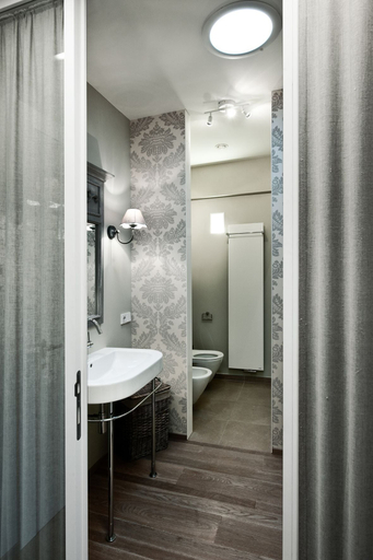 Bathroom 5, Castello di Buttrio, Udine