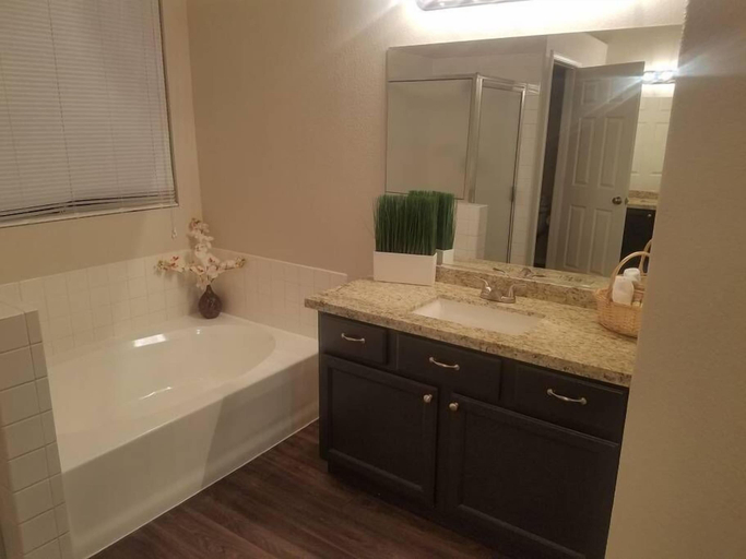 Bathroom 4, Advantage Court, Clark