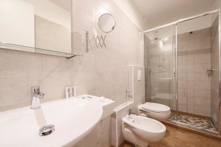 Bathroom 4, Hb Hotels Orchidea Blu, Rimini