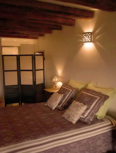 Bedroom 2, La Grange aux Loirs, Aube