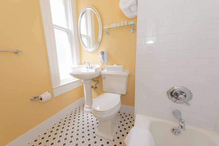 Bathroom 5, Stanyan Park Hotel, San Francisco