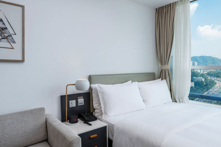 Bedroom 3, GOLDEN CENTRAL SERVICED RESIDENCE SHENZHEN (UPPER HILLS), Shenzhen
