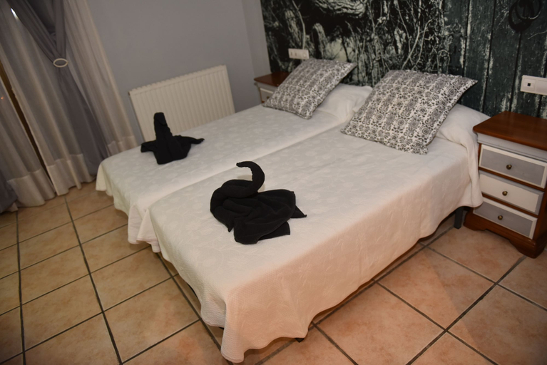 Bedroom 5, El Castillo, Navarra