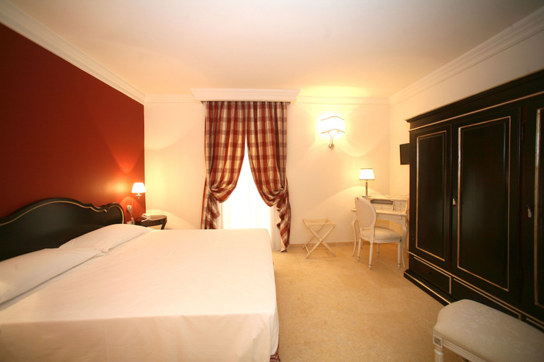 Bedroom 2, Palace Hotel Vieste, Foggia
