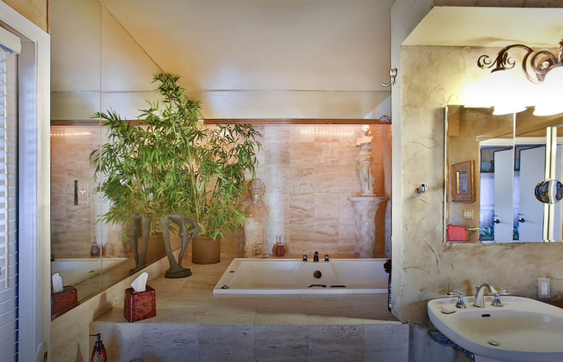 Bathroom 4, Ellen's Paradise Retreat, Maricopa