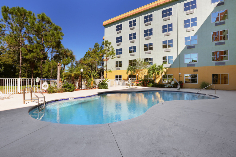 Sport & Beauty 4, Allure Suites, Lee
