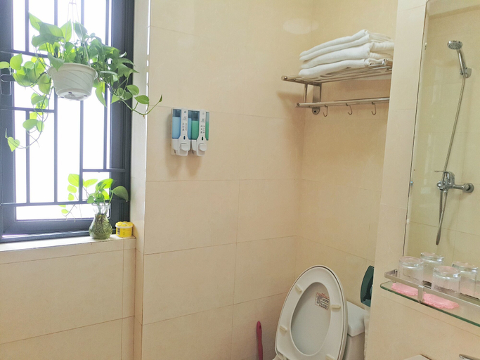 Bathroom 2, Yi Chao Hotel Apartment, Shenzhen