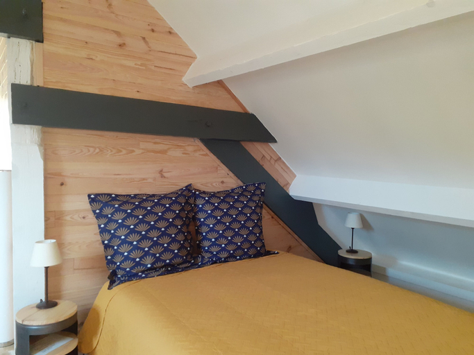 Bedroom 4, La Grange aux Loirs, Aube