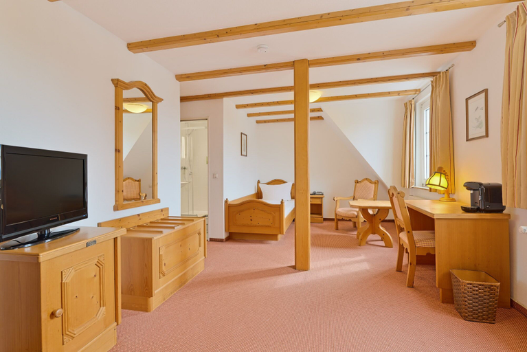 Bedroom 2, Hotel-Restaurant Zur Post, Bonn