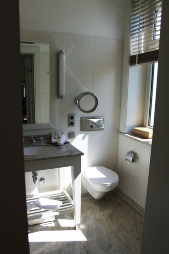 Bathroom 5, Hotel Süllberg Karlheinz Hauser, Hamburg