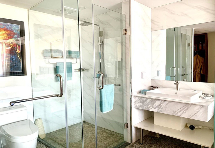 Bathroom 3, Goddess of Liberty Hotel, Sihanoukville
