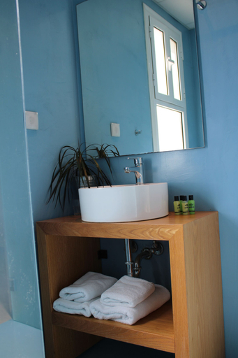 Bathroom 5, Dassia Beach, Ionian Islands