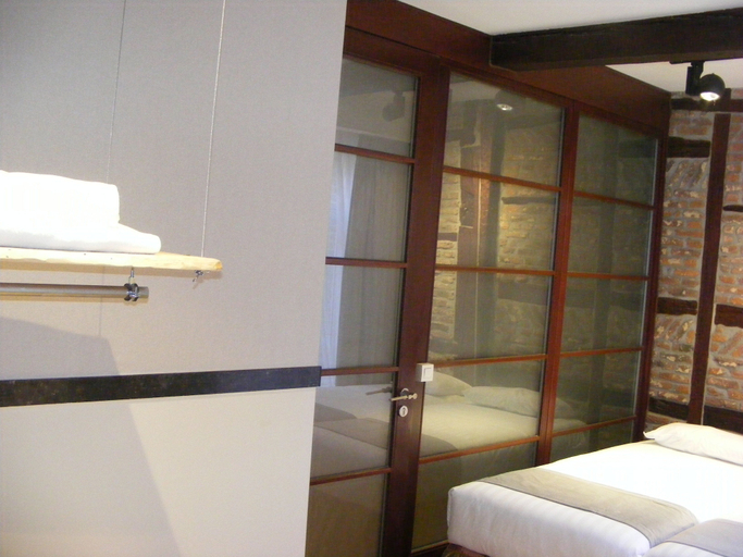 Bedroom 2, Amosa Liège City Centre Apart Gerardrie 17, Liège
