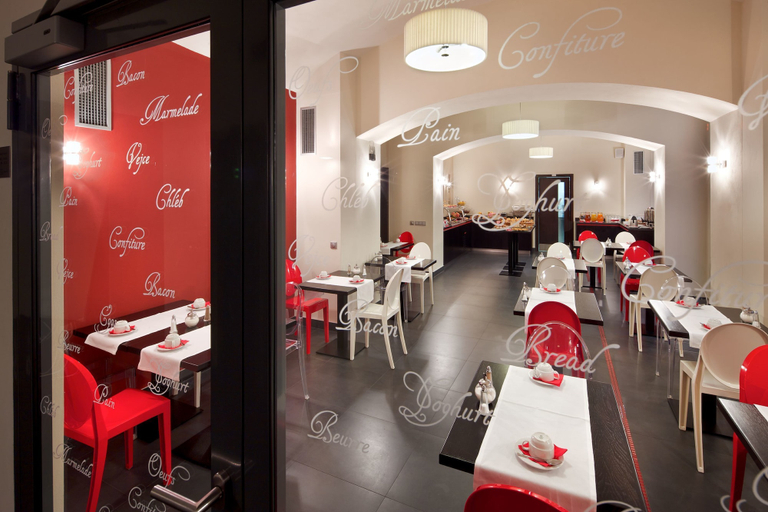 Food & Drinks 5, Red and Blue Design Hotel Prague, Praha 6