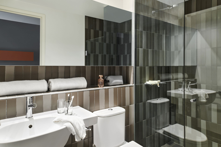 Bathroom 3, Melbourne Dandenong Central Apartment, Gr. Dandenong - Dandenong