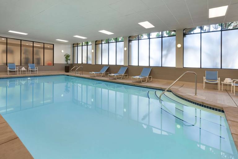 Sport & Beauty 2, Embassy Suites by Hilton San Luis Obispo, San Luis Obispo