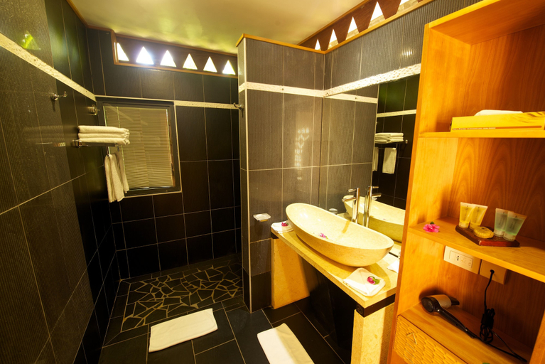 Bathroom 5, Maitai Lapita Village Huahine