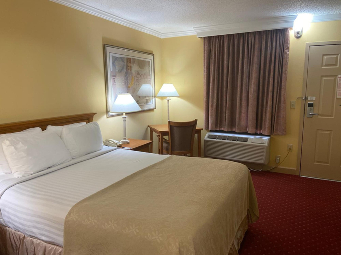 Bedroom 3, Bryson Inn, Surry