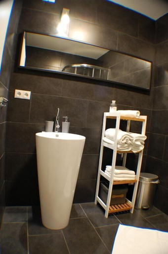 Bathroom 2, Alga Apartments am Westbahnhof, Wien