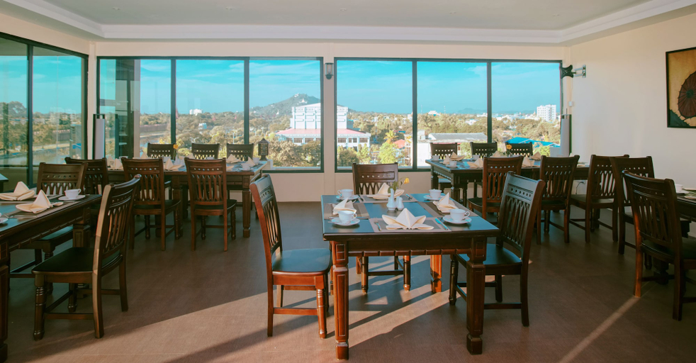 Food & Drinks, Sunset Palace View Suites, Mandalay